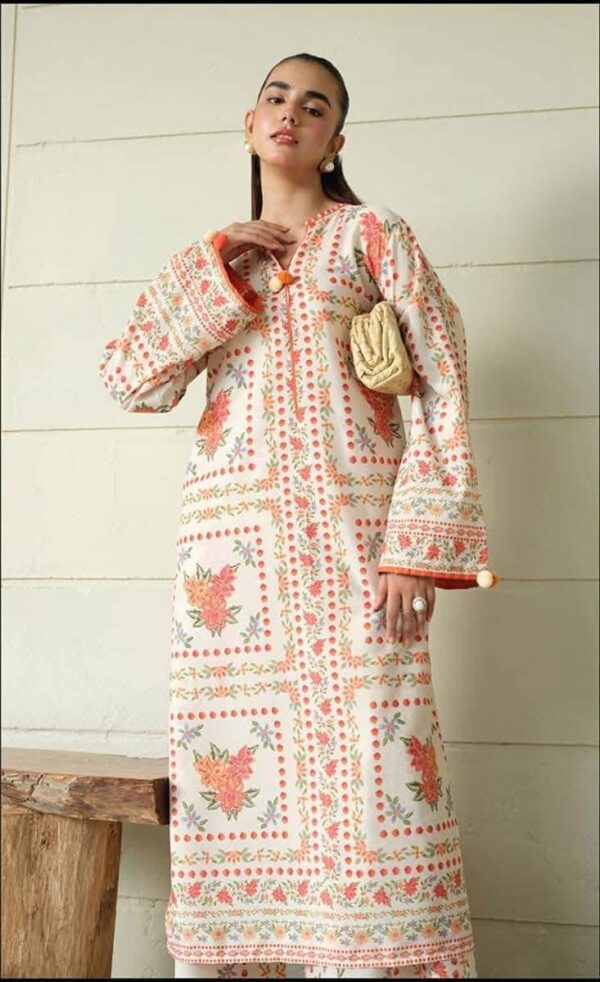 Floral Hand-Embroidered Long Kurta – Peach & Cream Ethnic Elegance